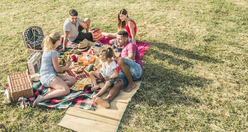 Protest-Picknick gegen Plastikmüll am 24. August 2024: Snacken gegen Plastikmüll © Getty Iamges